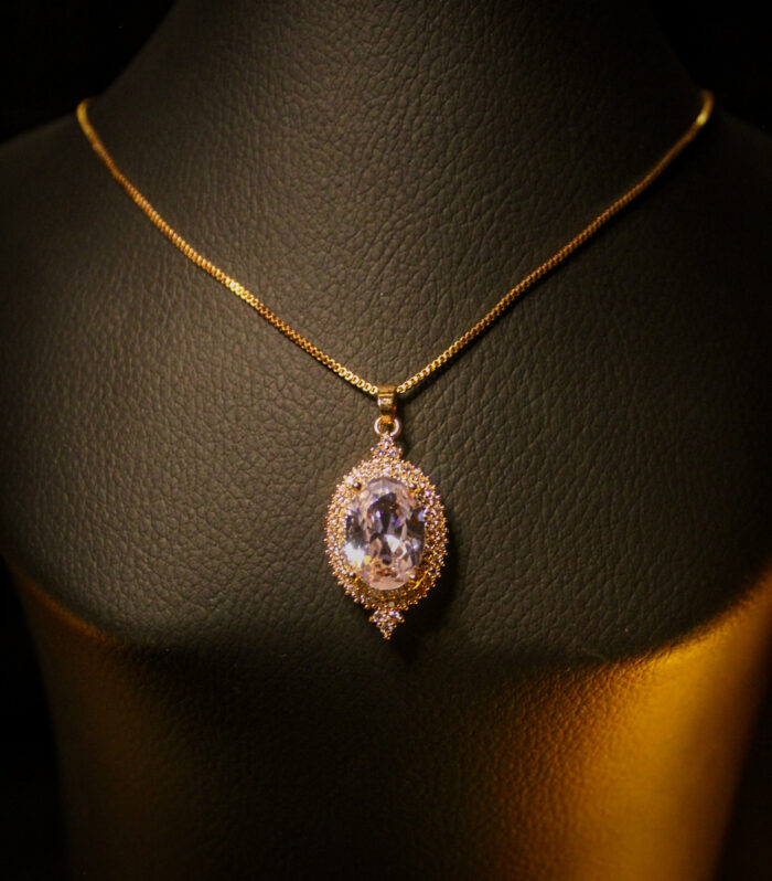 MYSTIC GOLDEN PENDENT