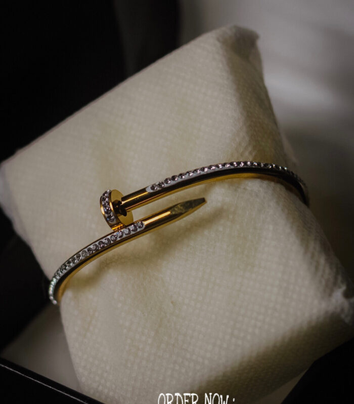 NAIL DIAMOND BRACELET