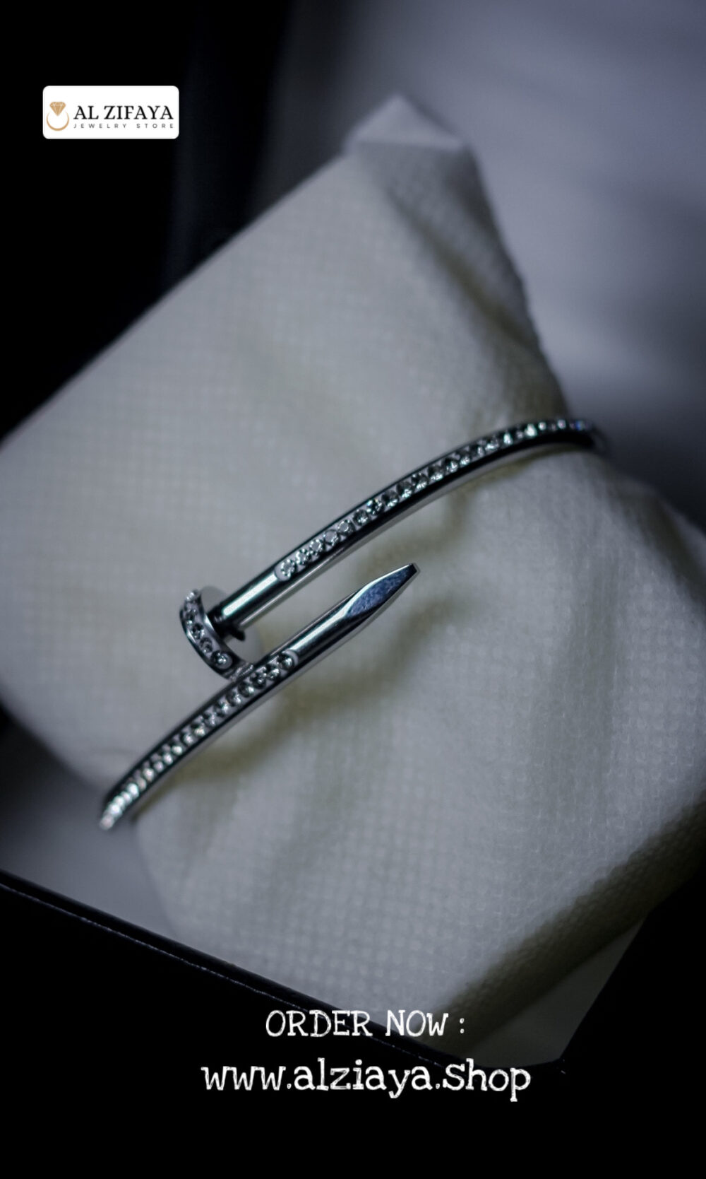 NAIL DIAMOND BRACELET - Image 2
